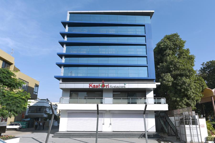 Hotel Sach Regency Ānand Exteriér fotografie
